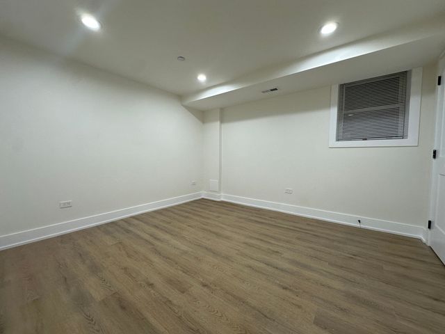 4338 N Clarendon Avenue GS, Chicago, IL 60613