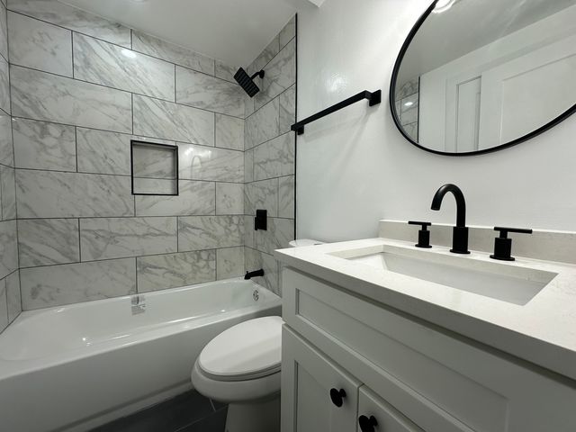 4338 N Clarendon Avenue GS, Chicago, IL 60613