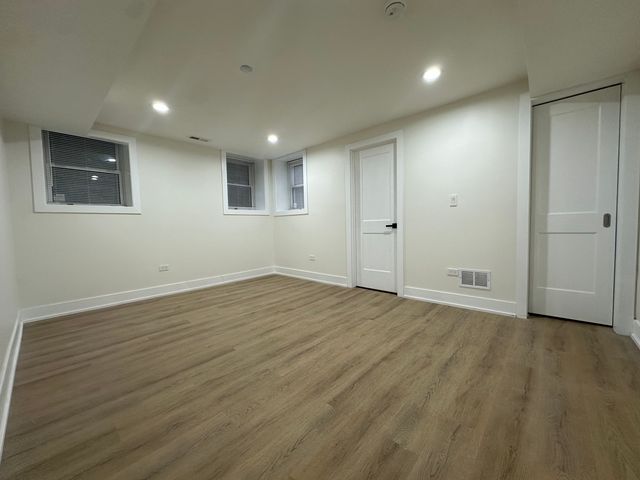 4338 N Clarendon Avenue GS, Chicago, IL 60613