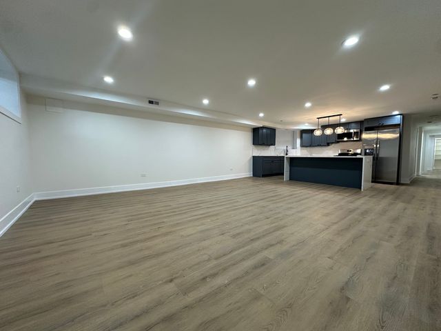 4338 N Clarendon Avenue GS, Chicago, IL 60613