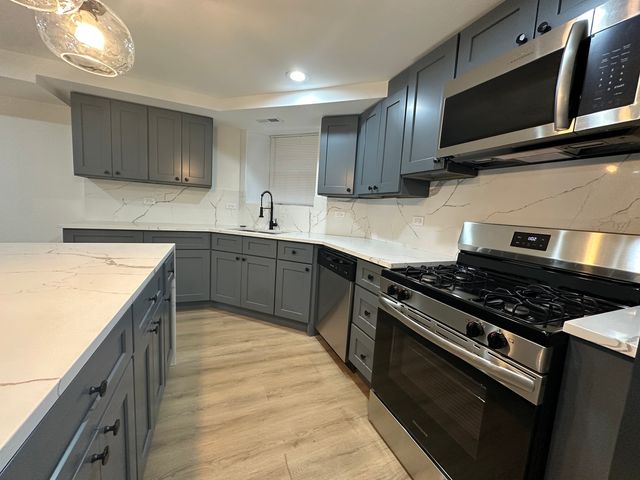 4338 N Clarendon Avenue GS, Chicago, IL 60613