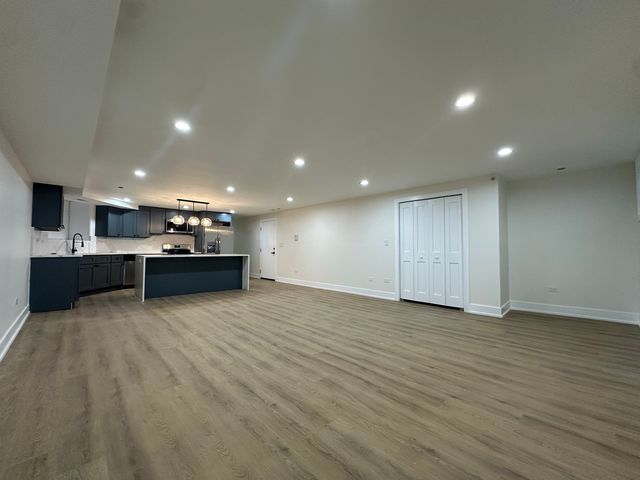 4338 N Clarendon Avenue GS, Chicago, IL 60613