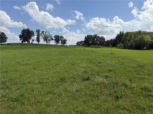 15749 206th Street, Tonganoxie, KS 66086