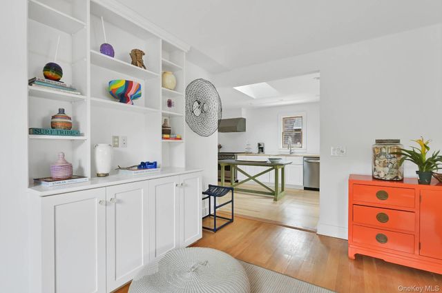 32 Cooper Street, Southampton, NY 11968