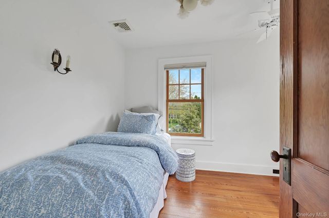 32 Cooper Street, Southampton, NY 11968