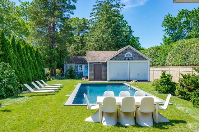 32 Cooper Street, Southampton, NY 11968