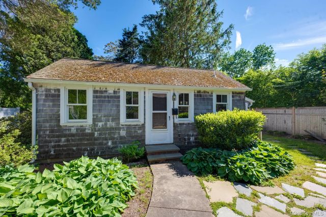 32 Cooper Street, Southampton, NY 11968