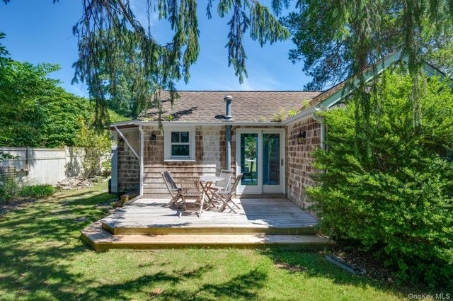32 Cooper Street, Southampton, NY 11968