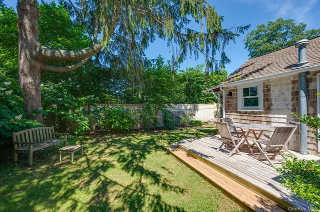 32 Cooper Street, Southampton, NY 11968
