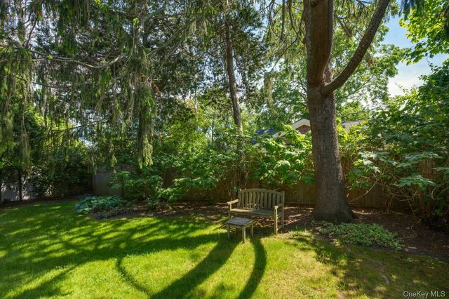 32 Cooper Street, Southampton, NY 11968