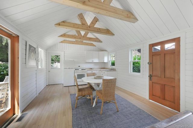 32 Cooper Street, Southampton, NY 11968