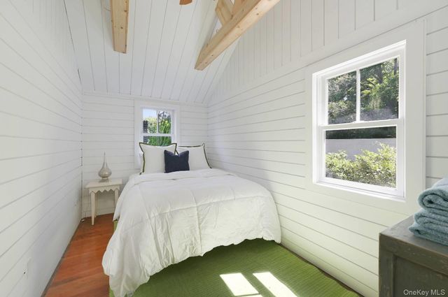 32 Cooper Street, Southampton, NY 11968