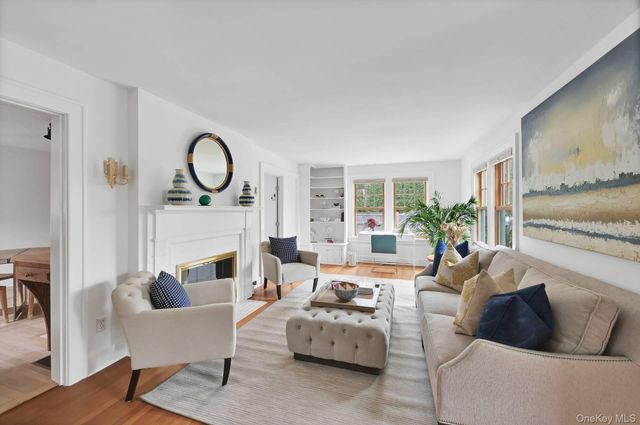 32 Cooper Street, Southampton, NY 11968