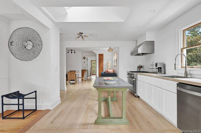 32 Cooper Street, Southampton, NY 11968