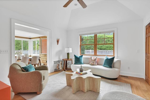 32 Cooper Street, Southampton, NY 11968