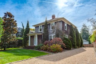 32 Cooper Street, Southampton, NY 11968