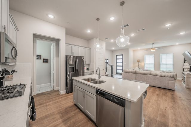 12933 Couture Drive, Farmers Branch, TX 75234