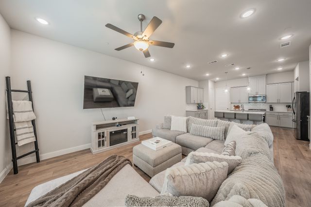 12933 Couture Drive, Farmers Branch, TX 75234