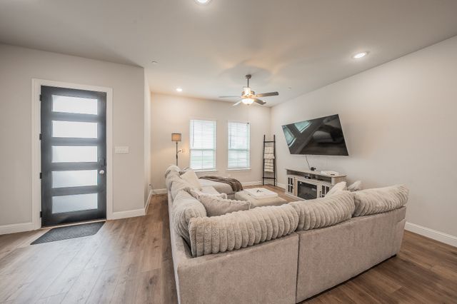 12933 Couture Drive, Farmers Branch, TX 75234