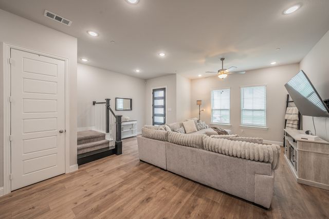 12933 Couture Drive, Farmers Branch, TX 75234