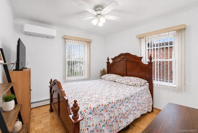 80-59 250th Street, Bellerose, NY 11426
