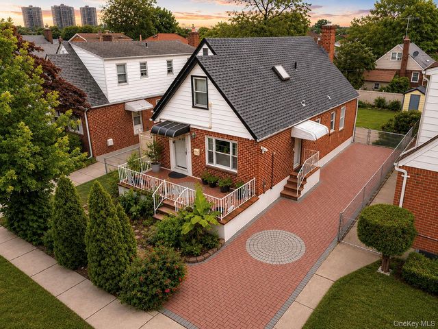 80-59 250th Street, Bellerose, NY 11426