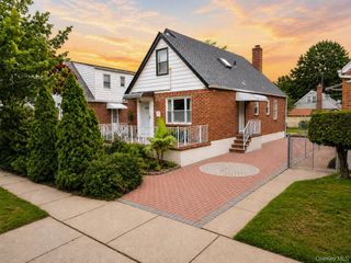 80-59 250th Street, Bellerose, NY 11426