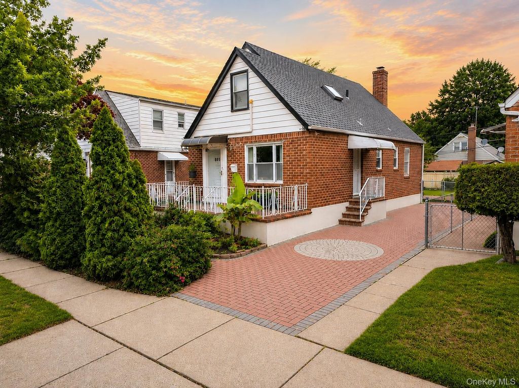 80-59 250th Street, Bellerose, NY 11426