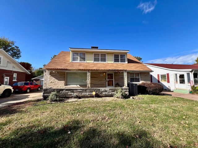 977 N Oakland Avenue, Decatur, IL 62522