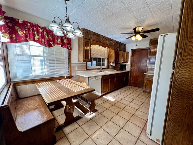 977 N Oakland Avenue, Decatur, IL 62522