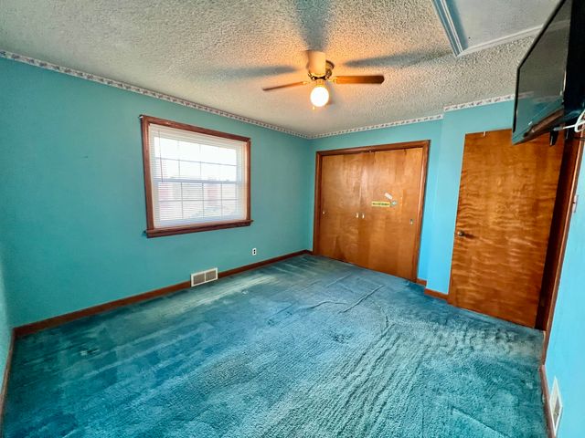 977 N Oakland Avenue, Decatur, IL 62522