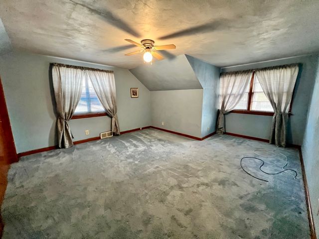 977 N Oakland Avenue, Decatur, IL 62522