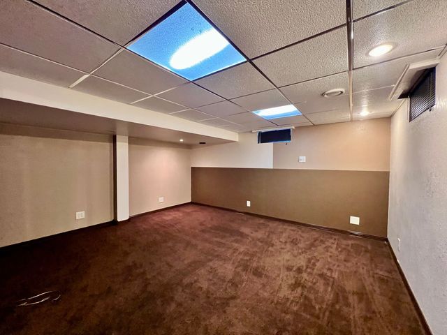 977 N Oakland Avenue, Decatur, IL 62522