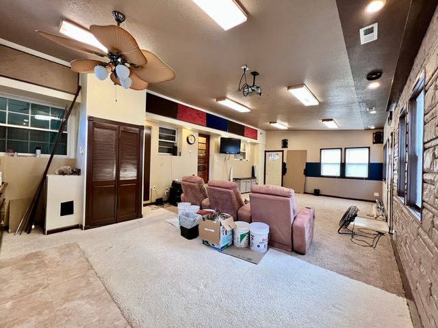 977 N Oakland Avenue, Decatur, IL 62522