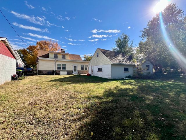 977 N Oakland Avenue, Decatur, IL 62522