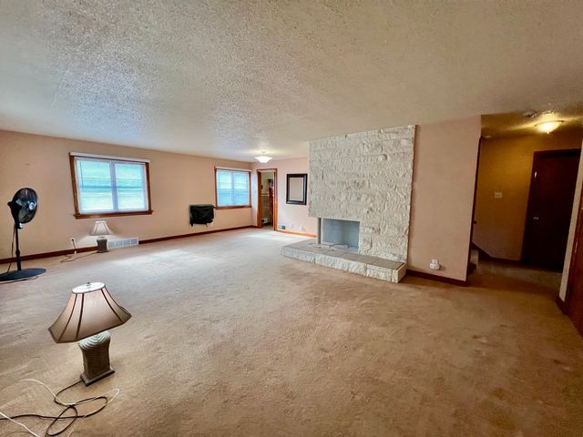 977 N Oakland Avenue, Decatur, IL 62522