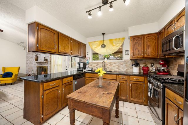 17411 Huntersglen Circle, Humble, TX 77396