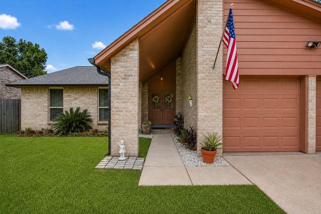 17411 Huntersglen Circle, Humble, TX 77396
