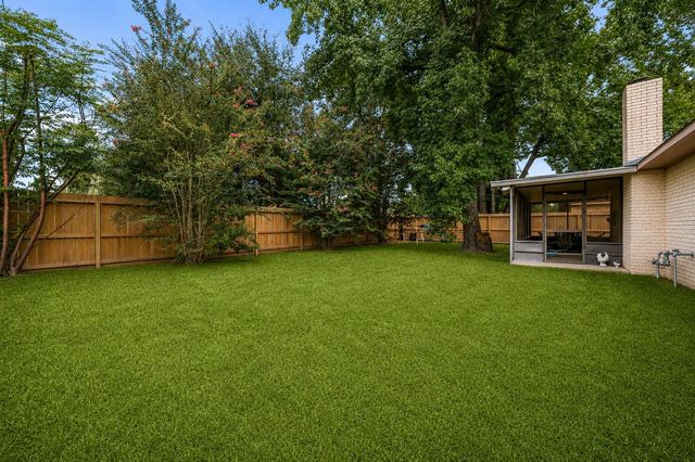 17411 Huntersglen Circle, Humble, TX 77396