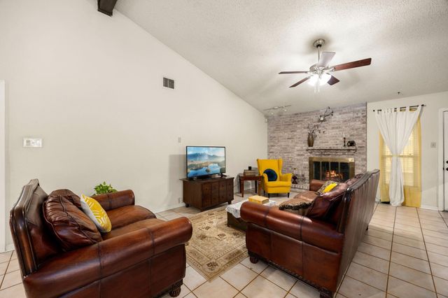 17411 Huntersglen Circle, Humble, TX 77396
