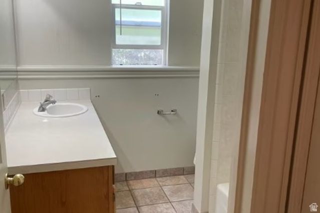 4055 S HILLCREST CIR, South Ogden, UT 84405