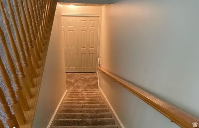 4055 S HILLCREST CIR, South Ogden, UT 84405