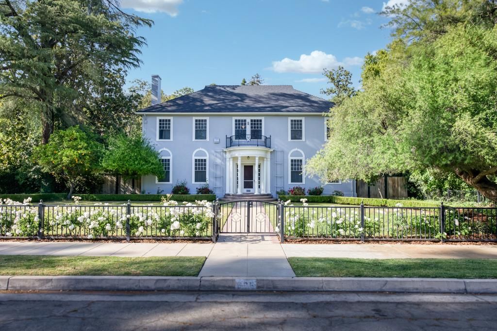 Image 1 of property listing at 605 E Home Avenue, Fresno, CA 93728