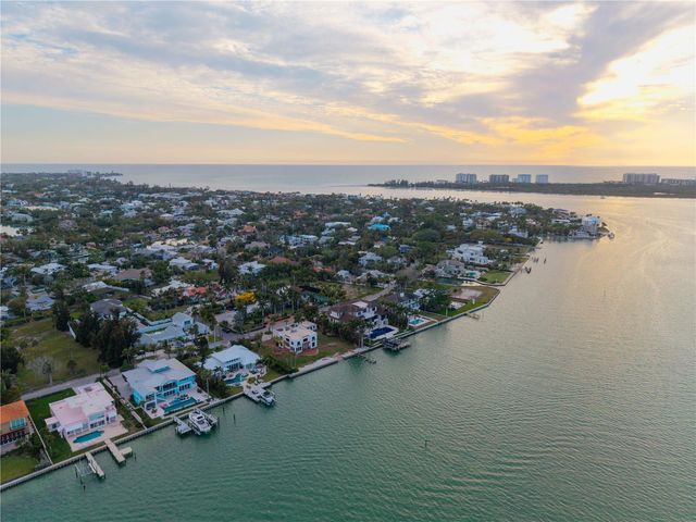 679 NORSOTA WAY, Sarasota, FL 34242