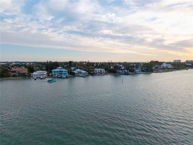 679 NORSOTA WAY, Sarasota, FL 34242