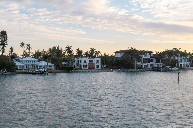 679 NORSOTA WAY, Sarasota, FL 34242