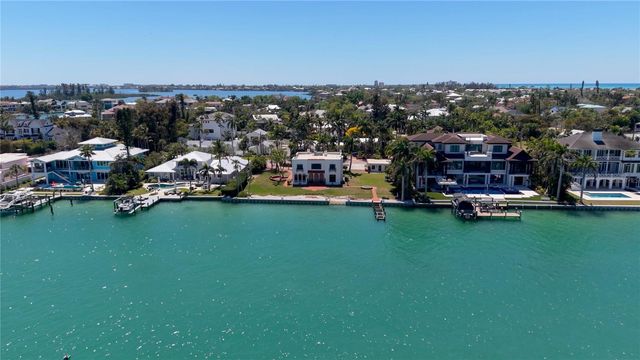 679 NORSOTA WAY, Sarasota, FL 34242