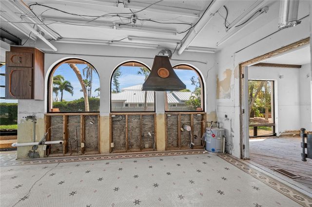 679 NORSOTA WAY, Sarasota, FL 34242