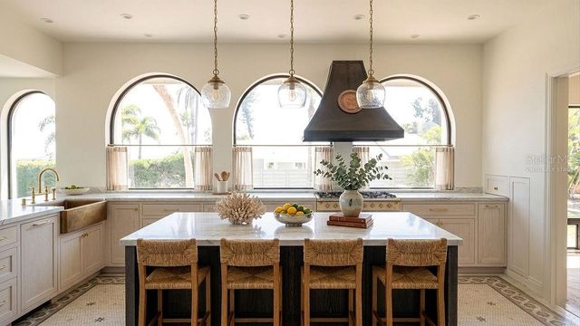 679 NORSOTA WAY, Sarasota, FL 34242