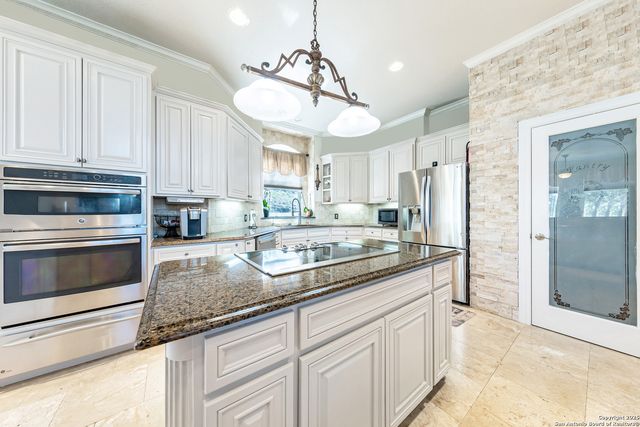 112 Los Colinas, Spring Branch, TX 78070